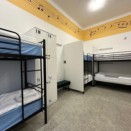 Hostel Opera ลูบลิยานา ภายนอก รูปภาพ