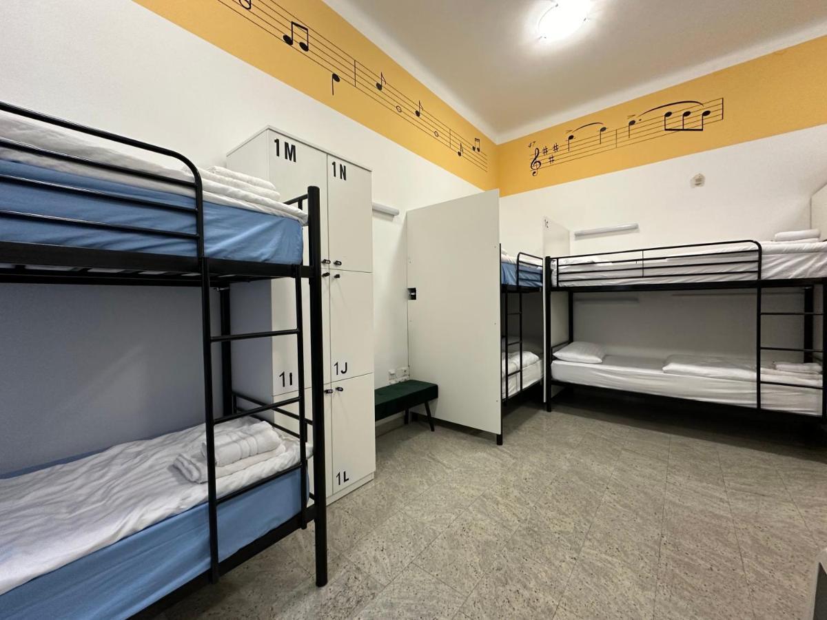 Hostel Opera ลูบลิยานา ภายนอก รูปภาพ